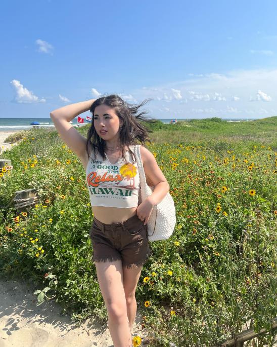 Hazel-Woven-Bag-Summer-Purses-White-is-suitable-for-camping-and-goes-well-with-nature.jpg